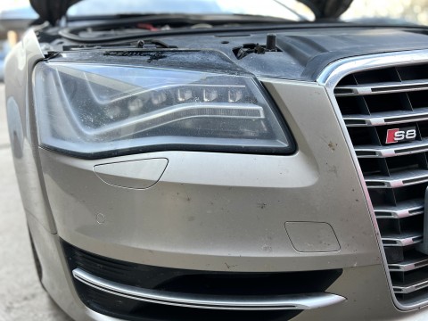Замена стекла и бронирование фар на Audi S8 D4