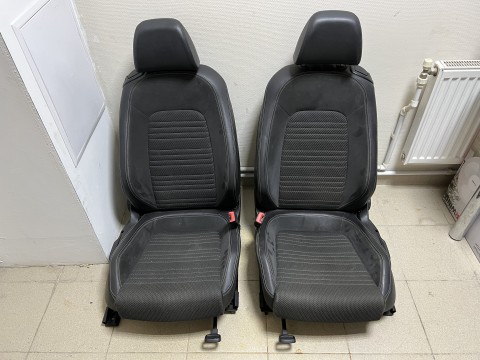 Передние сиденья с подогревом и Air Bag Volkswagen Scirocco III