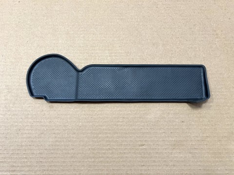 Коврик в правую дверную карту Volkswagen Passat B6