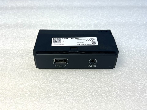 Разъем USB Type-A Audi A4 B9, S4, RS4, A5, S5, RS5, Q5, SQ5
