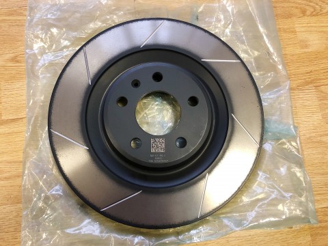 Задние тормозные диски с насечками 330x22mm на Audi A4/S4B9, A5/S5, A6 C8, A7, Q7